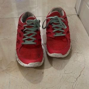 Nike free run 2. US women’s 7.5